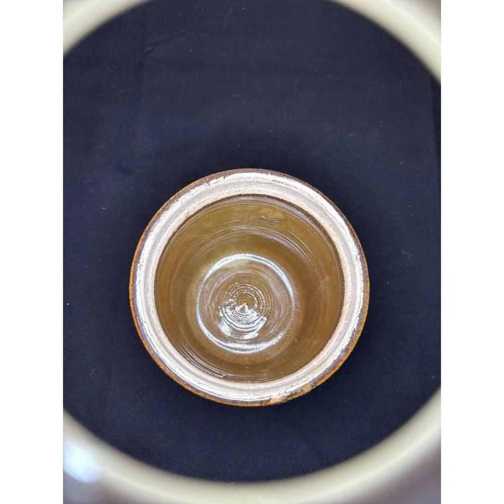 Pottery in Browns and‎ Blue